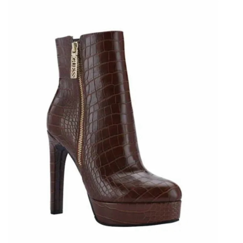 GUESS Womens Dejah 2 Faux Leather Platform Ankle Boots
